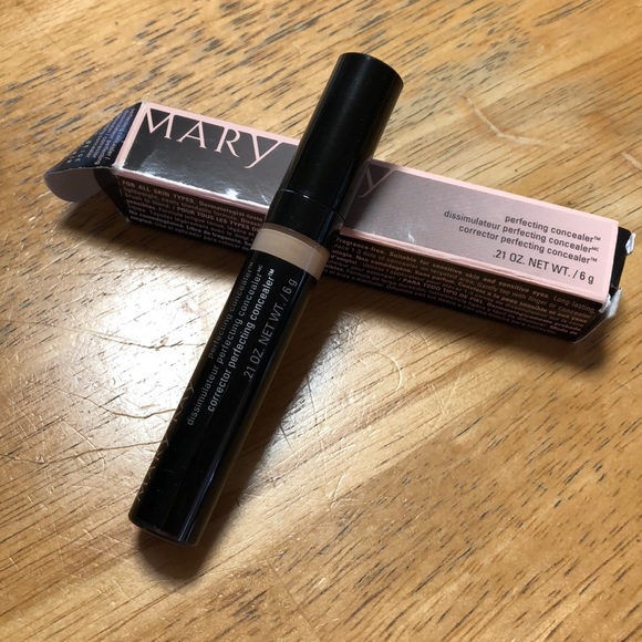 Mary Kay Other - Mary Kay perfecting concealer light beige